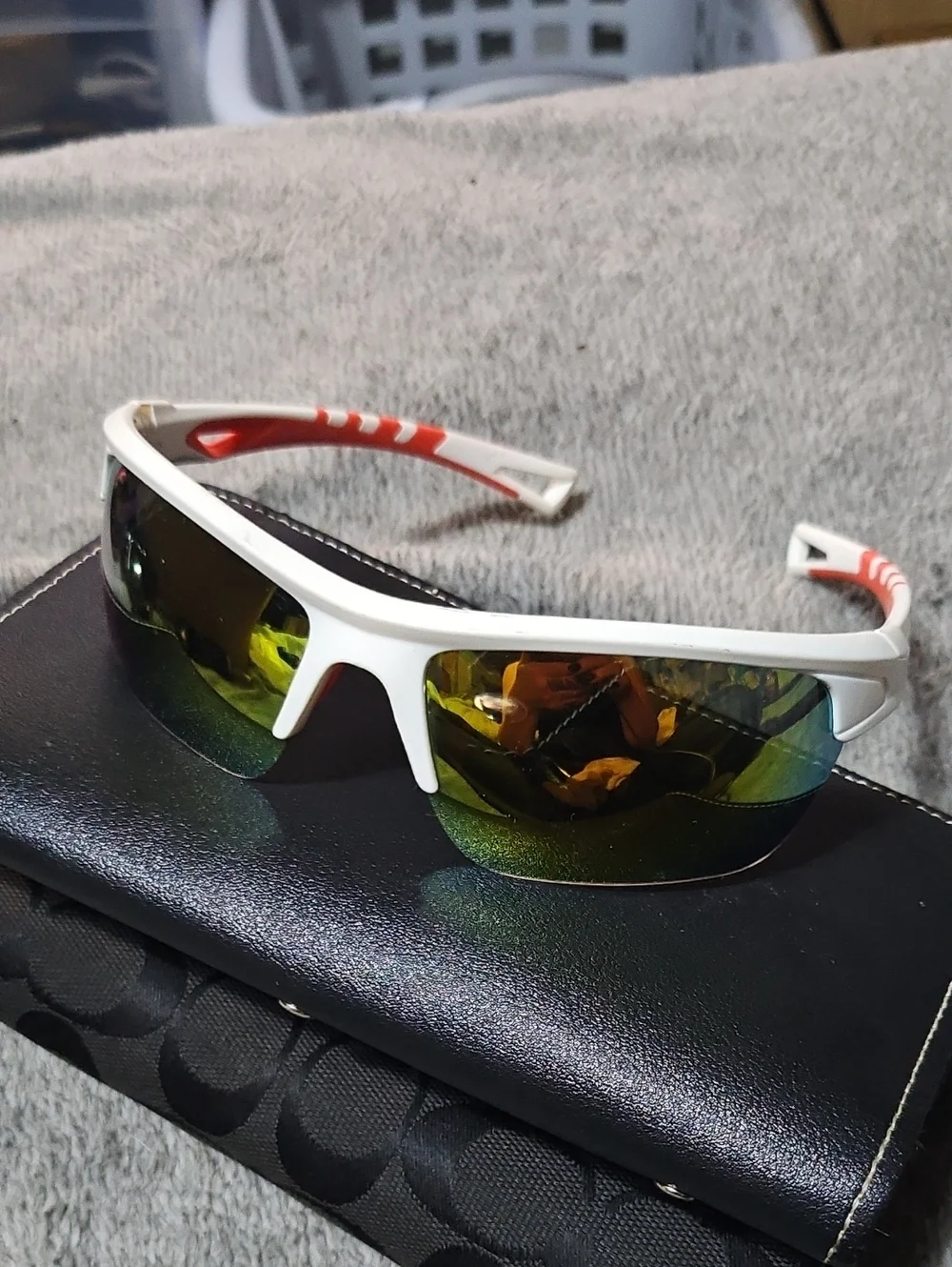 Euro Optics Arrow Mens Sport Sunglasses